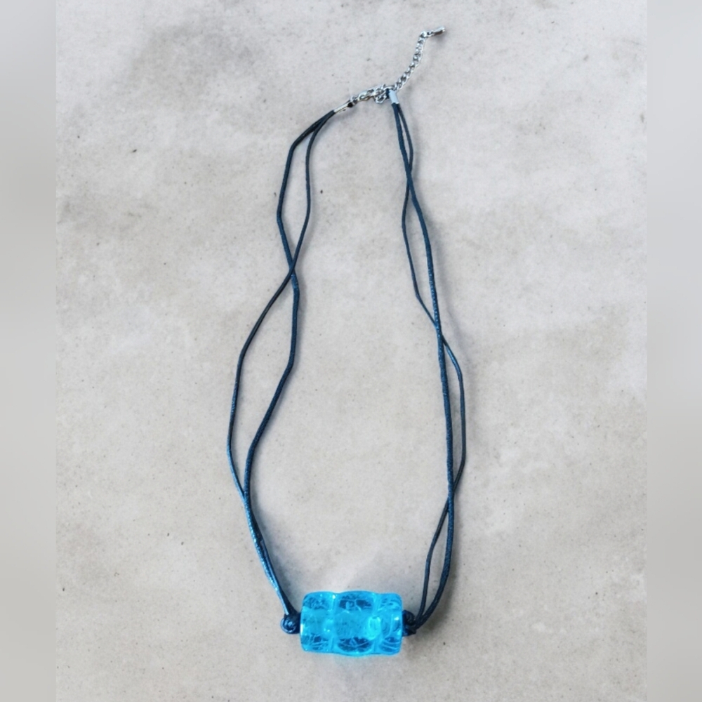 💥3/$12 Handmade Blue Glass Barrel Bead Necklace